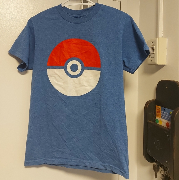 All for $20 - Lot of 4 video game t-shirts mario kart ds pokemon Sonic - Picture 3 of 8